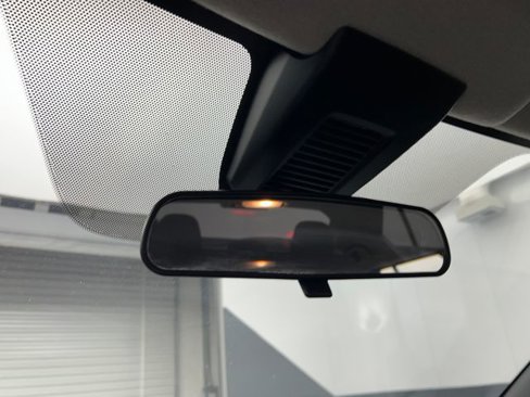 Used 2020 Nissan Kicks SR image 39