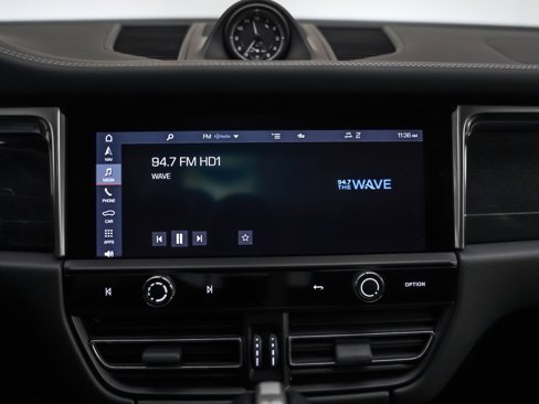 Certified 2022 Porsche Macan S image 23