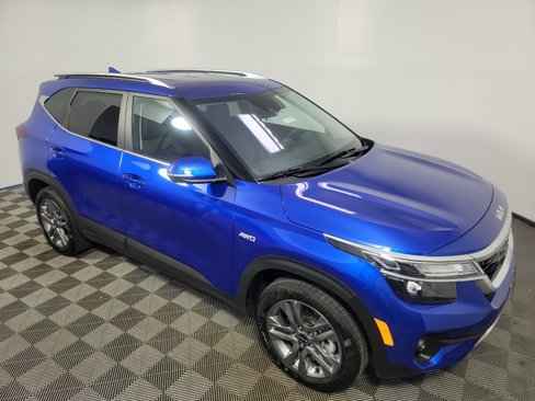 Certified 2023 Kia Seltos S w/ Navigation Package image 2