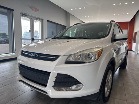 Used 2015 Ford Escape SE w/ Equipment Group 201A image 2