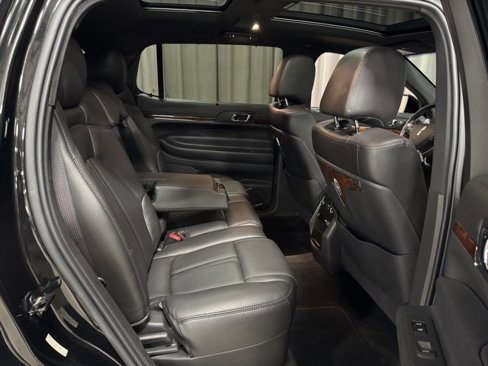 Used 2015 Lincoln MKT AWD image 11