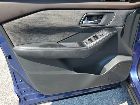 Certified 2022 Nissan Rogue SV image 24