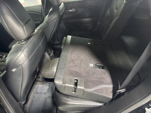 Used 2022 Jeep Cherokee Trailhawk w/ Comfort/Convenience Group image 32