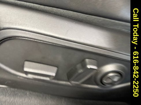 Used 2024 Jeep Grand Cherokee L Altitude image 23