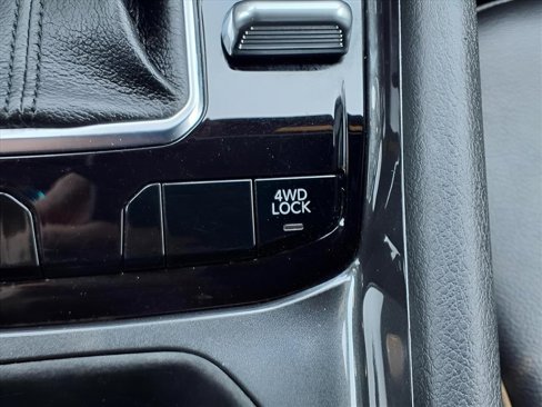 Used 2023 Jeep Compass Latitude image 12