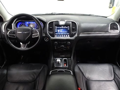 Used 2017 Chrysler 300 Limited image 22