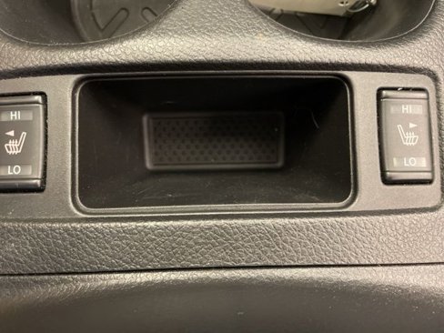 Used 2018 Nissan Rogue SV image 23