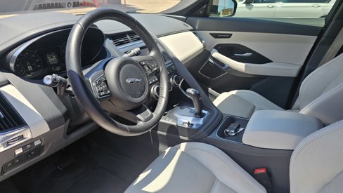 Used 2018 Jaguar E-PACE SE image 25