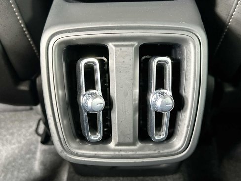 Used 2025 Volvo XC40 B5 Core w/ Protection Package Premier image 24