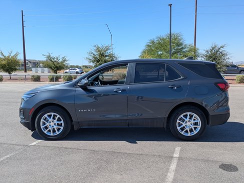 Used 2022 Chevrolet Equinox LS image 2