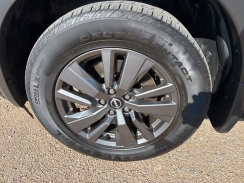 Used 2022 Nissan Pathfinder SV w/ SV Premium Package image 26