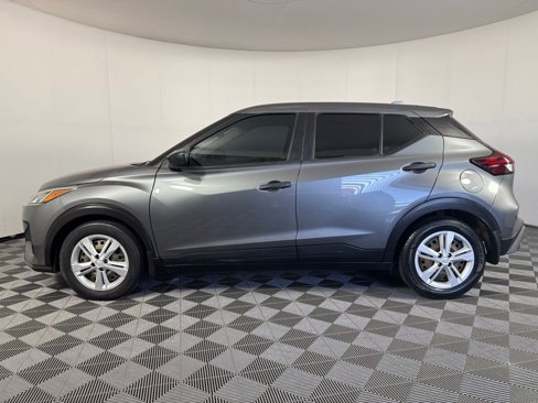 Used 2022 Nissan Kicks S image 10