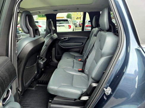 Used 2020 Volvo XC90 T6 Momentum w/ Protection Package Premier image 14