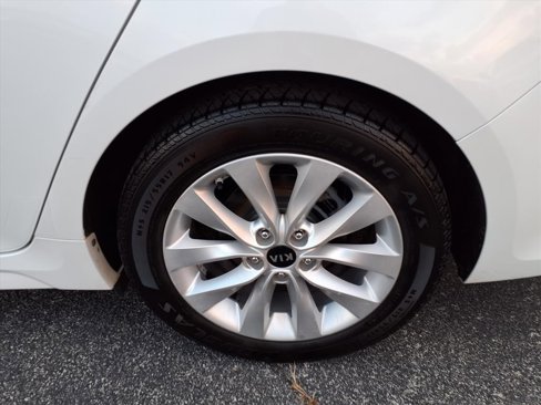 Used 2018 Kia Optima S image 7