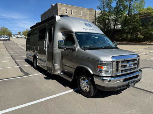 Used 2019 Ford E-450 and Econoline 450 Super Duty w/ Motorhome Prep Package image 8
