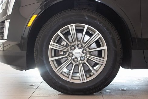 Used 2017 Cadillac XT5 Luxury w/ Driver Awareness Package image 9