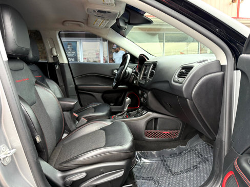 Used 2020 Jeep Compass Trailhawk image 22