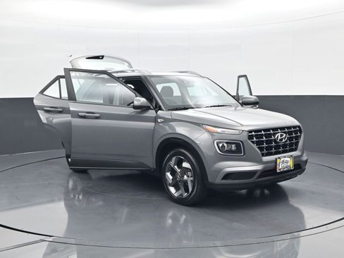 Certified 2021 Hyundai Venue SEL w/ Premium Package image 32