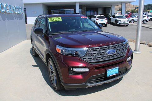 Used 2022 Ford Explorer XLT w/ Equipment Group 202A image 10