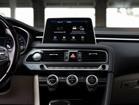 Used 2019 Genesis G70 2.0T Advanced image 18