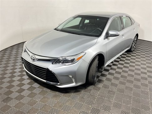 Used 2016 Toyota Avalon XLE image 9
