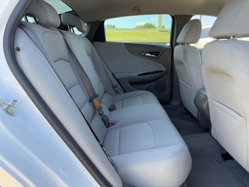 Used 2022 Chevrolet Malibu LS w/ Driver Confidence Package II image 28