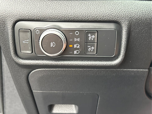 Used 2020 Ford Explorer XLT w/ Equipment Group 202A image 24