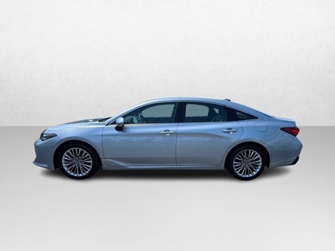 Used 2019 Toyota Avalon Limited image 8