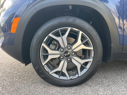 Certified 2021 Kia Seltos EX image 8