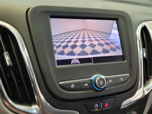 Used 2022 Chevrolet Equinox LS image 18