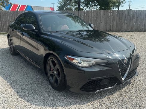 Used 2017 Alfa Romeo Giulia w/ Sport Appearance Package image 7
