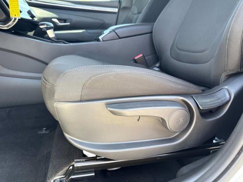 Used 2023 Hyundai Tucson SE image 19
