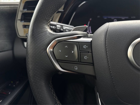 Used 2023 Lexus RX 500h F Sport image 36