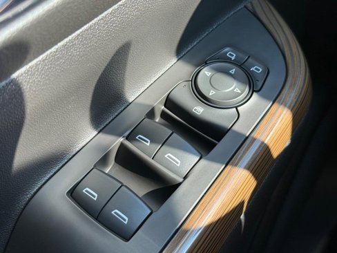 Used 2019 GMC Acadia SLE image 19