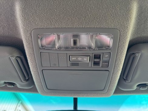 Used 2013 Toyota Highlander Limited image 26