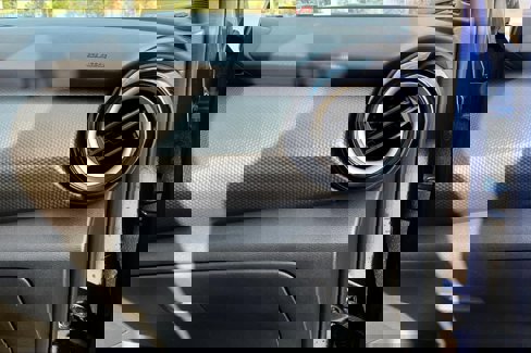 Used 2020 Nissan Kicks SV image 14