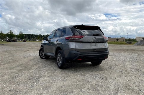 Certified 2021 Nissan Rogue S image 4