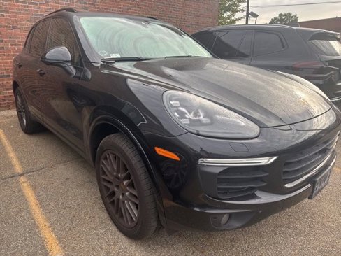 Used 2017 Porsche Cayenne image 1