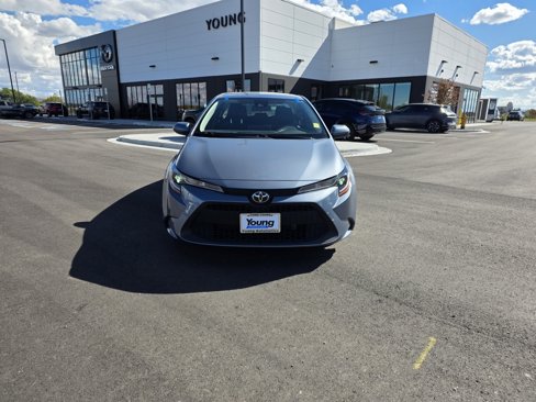 Used 2022 Toyota Corolla LE image 2