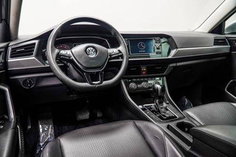 Used 2020 Volkswagen Jetta SE w/ SE Cold Weather Package image 5
