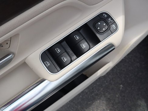 Certified 2021 Mercedes-Benz GLA 250 4MATIC w/ Premium Package image 16