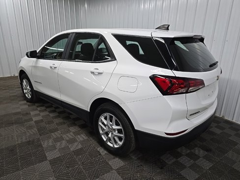 Used 2022 Chevrolet Equinox LS image 9