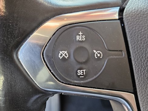 Used 2018 Chevrolet Traverse LT image 34