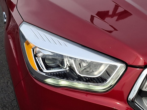 Used 2019 Ford Escape SEL image 9