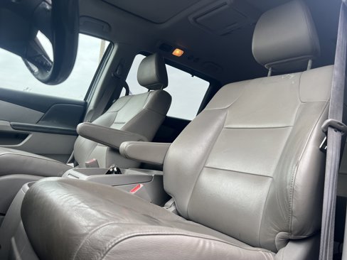 Used 2016 Honda Odyssey EX-L image 3