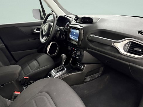 Used 2021 Jeep Renegade Latitude image 20