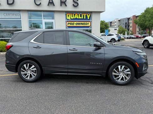 Used 2023 Chevrolet Equinox LT image 2