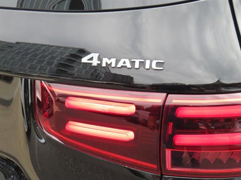 Used 2024 Mercedes-Benz GLB 250 4MATIC image 31