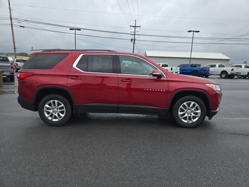 Used 2021 Chevrolet Traverse LT w/ LPO, Floor Liner Package image 2