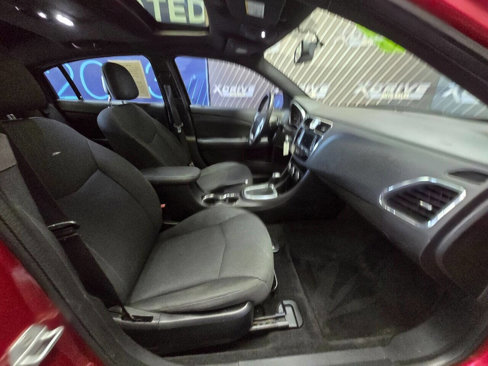 Used 2011 Chrysler 200 Touring image 25